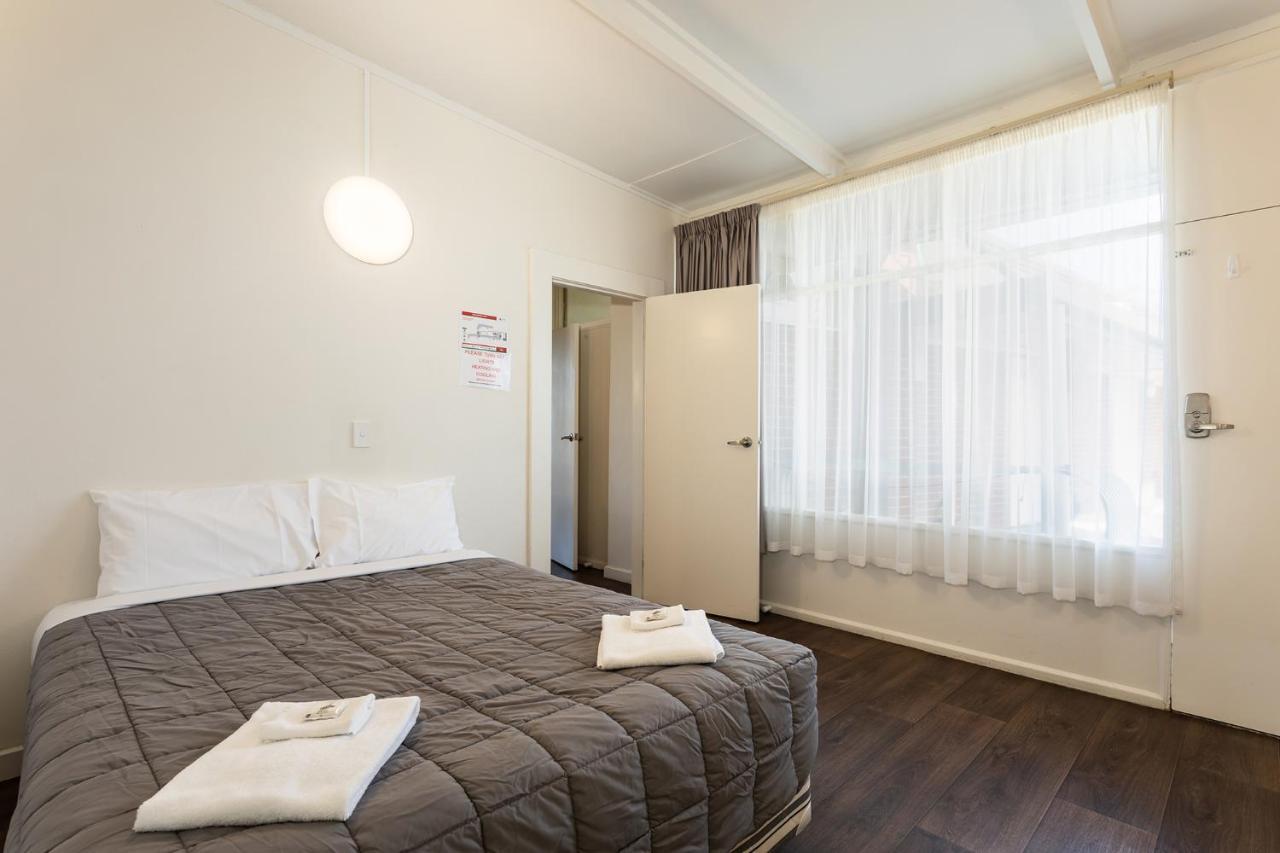 Rivers Apartments Motel Sale Gippsland Экстерьер фото