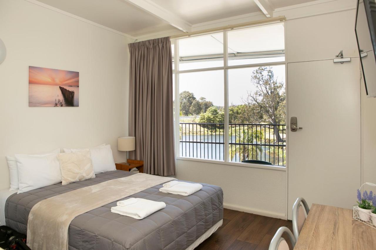 Rivers Apartments Motel Sale Gippsland Экстерьер фото